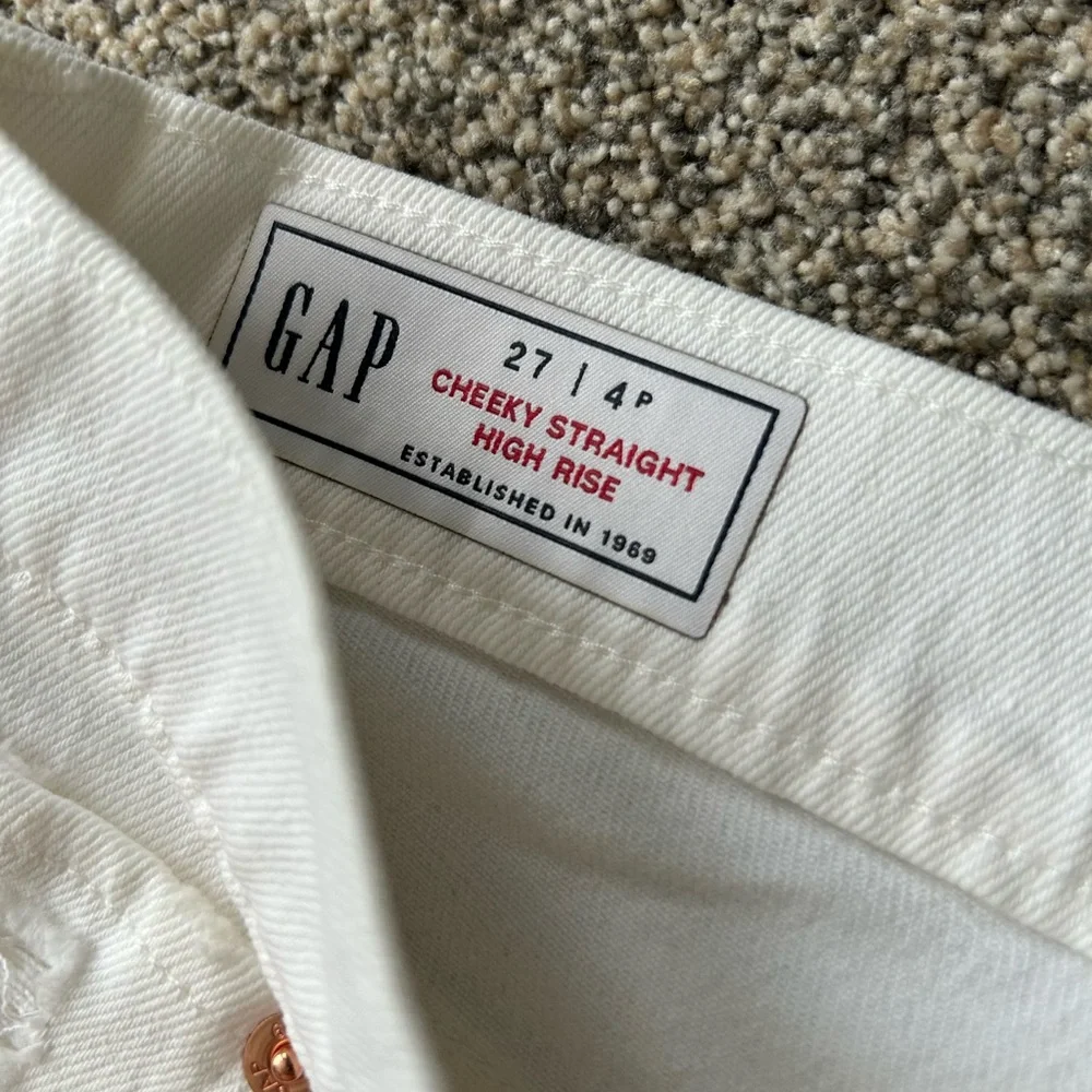 GAP White Cheeky straight high rise l Jeans 4P/27P - Picture 2 of 6